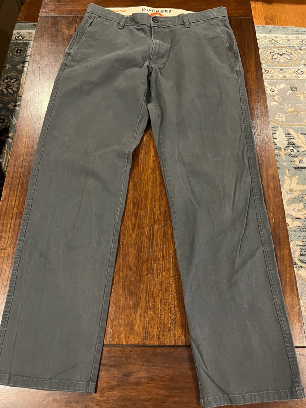 Dockers Men's Gray Straight-Leg Chinos